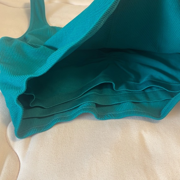 crop top! - Picture 3 of 4